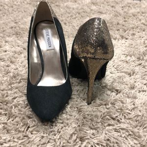 Black & gold pumps!